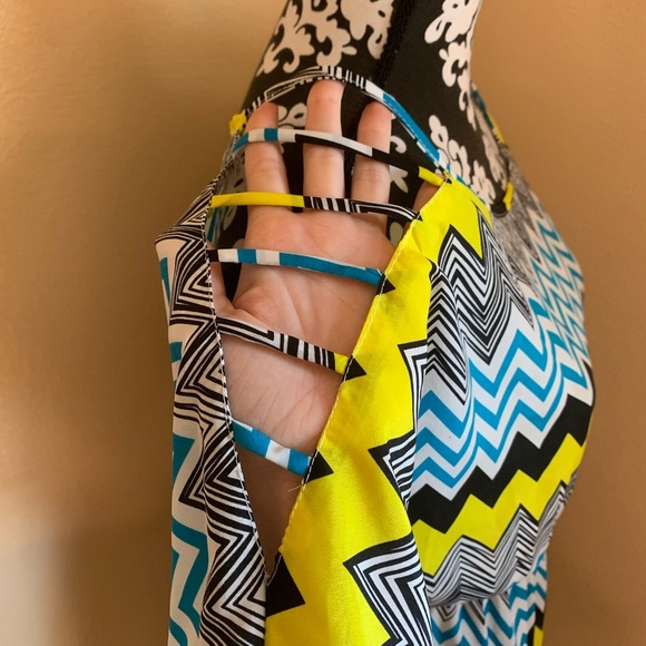 Pattern dress - Picture 3 of 3